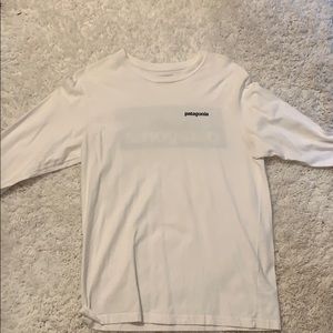 Patagonia Men’s Long Sleeve Size Small.